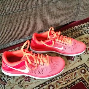 Authentic Nike women shoes